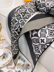 Louis Vuitton Monogram Pattern Black Scarf 175cm/69in 
