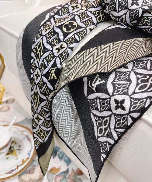 Louis Vuitton Monogram Pattern Black Scarf 175cm/69in 