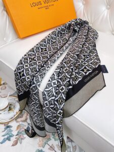 Louis Vuitton Monogram Pattern Black Scarf 175cm/69in 