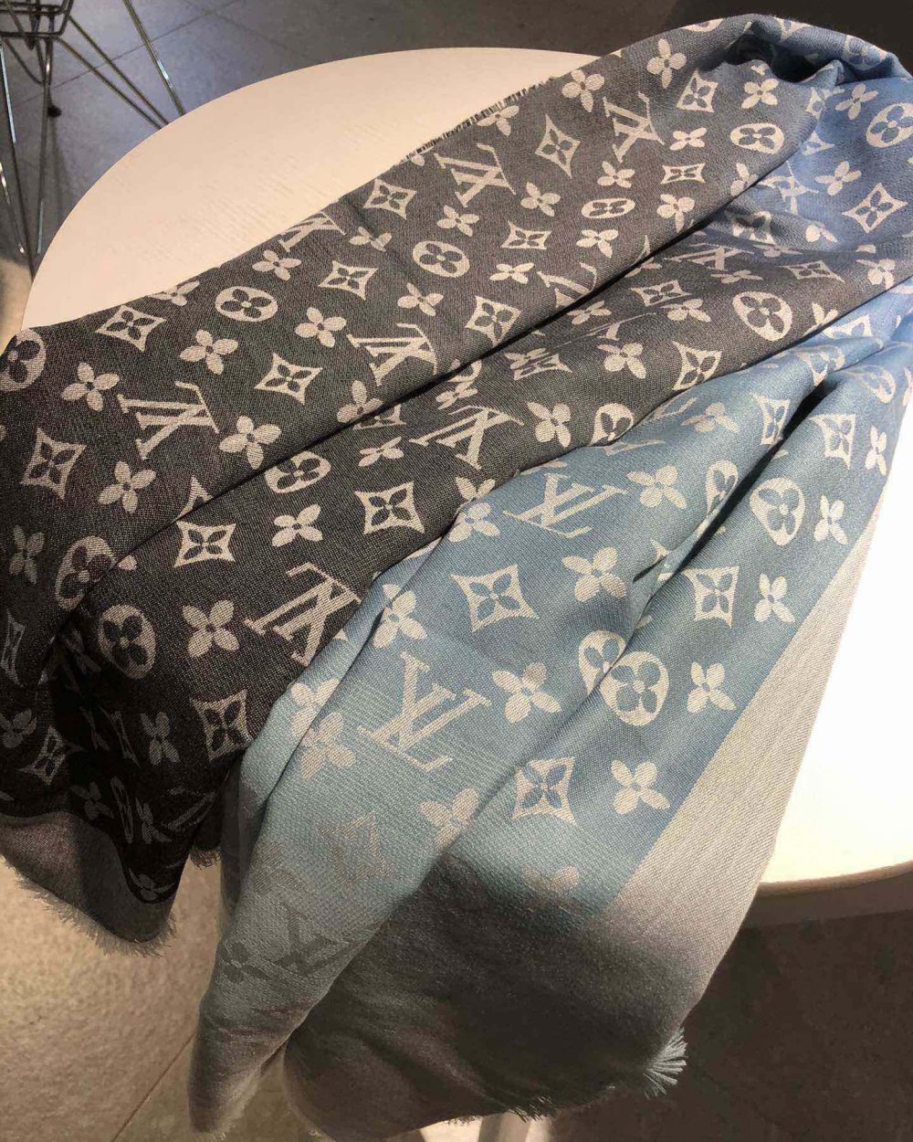 Louis Vuitton Monogram Showtime Shawl Scarf Black/Blue 55in/140cm