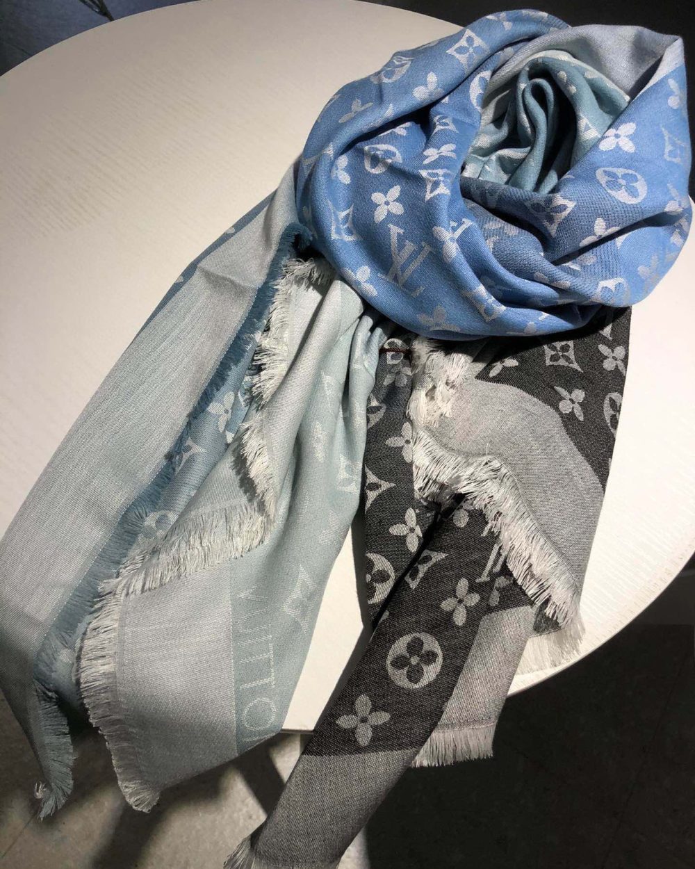 Louis Vuitton Monogram Showtime Shawl Scarf Black/Blue 55in/140cm