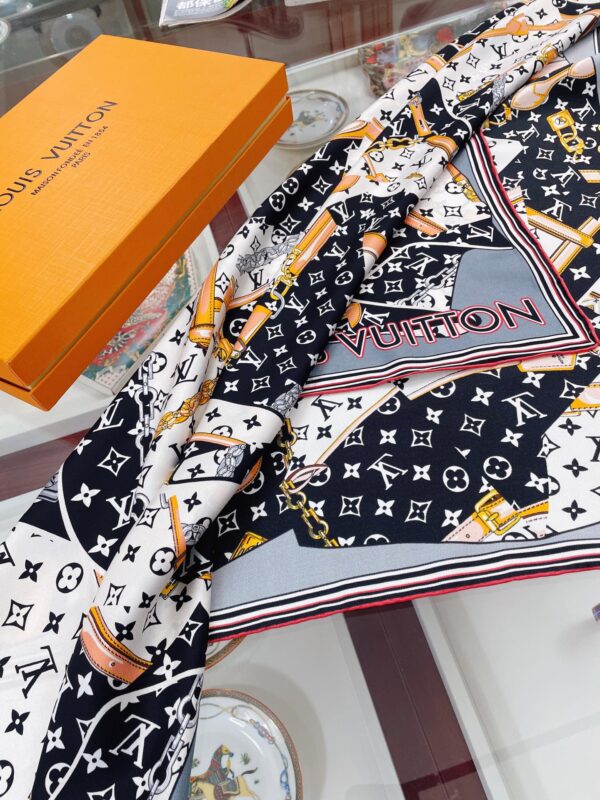 Louis Vuitton More and More Double Face Shawl Black Scarf 90cm/35in 