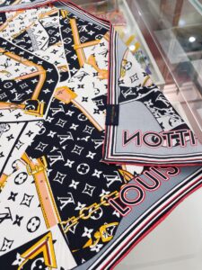 Louis Vuitton More and More Double Face Shawl Black Scarf 90cm/35in 
