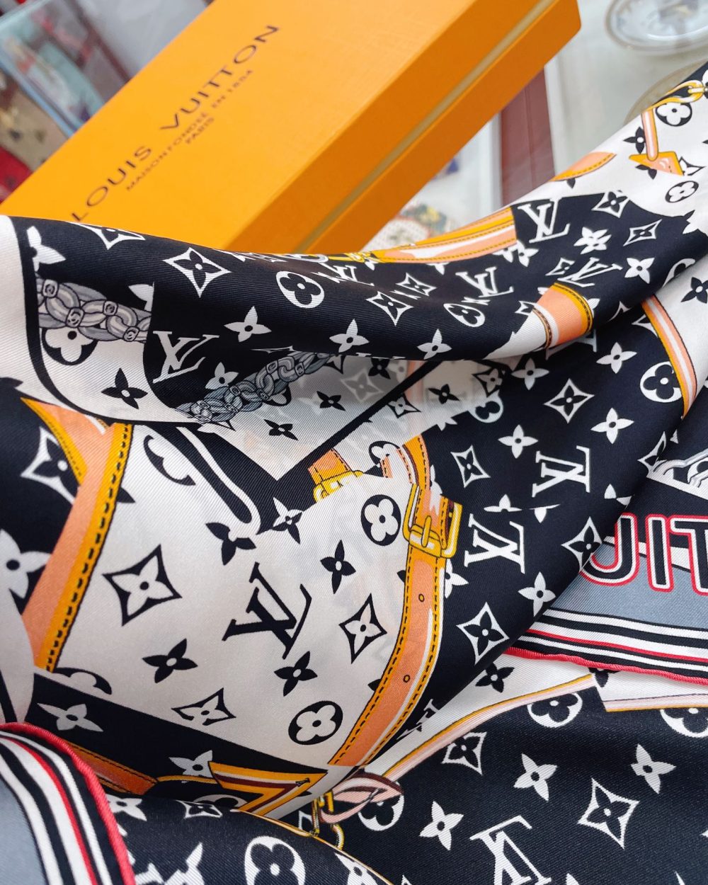 Louis Vuitton More and More Double Face Shawl Black Scarf 90cm/35in 