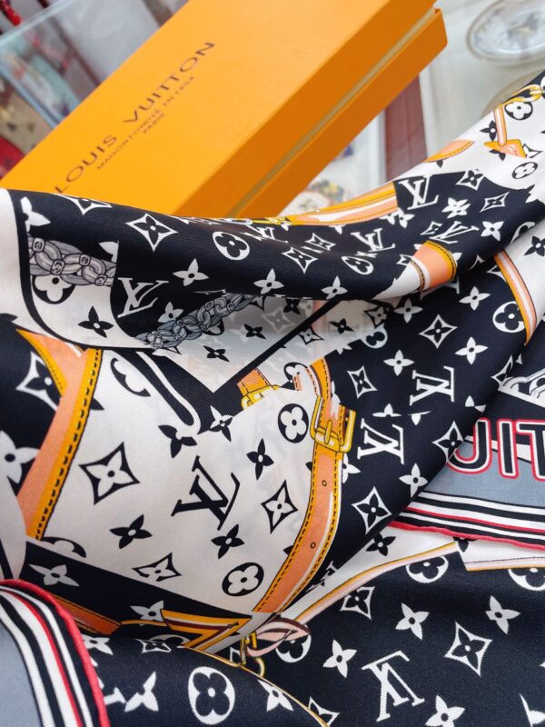 Louis Vuitton More and More Double Face Shawl Black Scarf 90cm/35in 