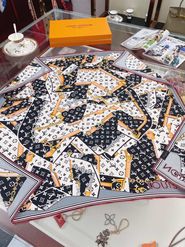 Louis Vuitton More and More Double Face Shawl Black Scarf 90cm/35in 