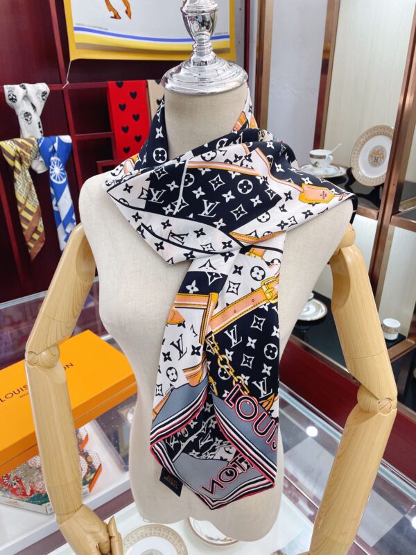 Louis Vuitton More and More Double Face Shawl Black Scarf 90cm/35in 