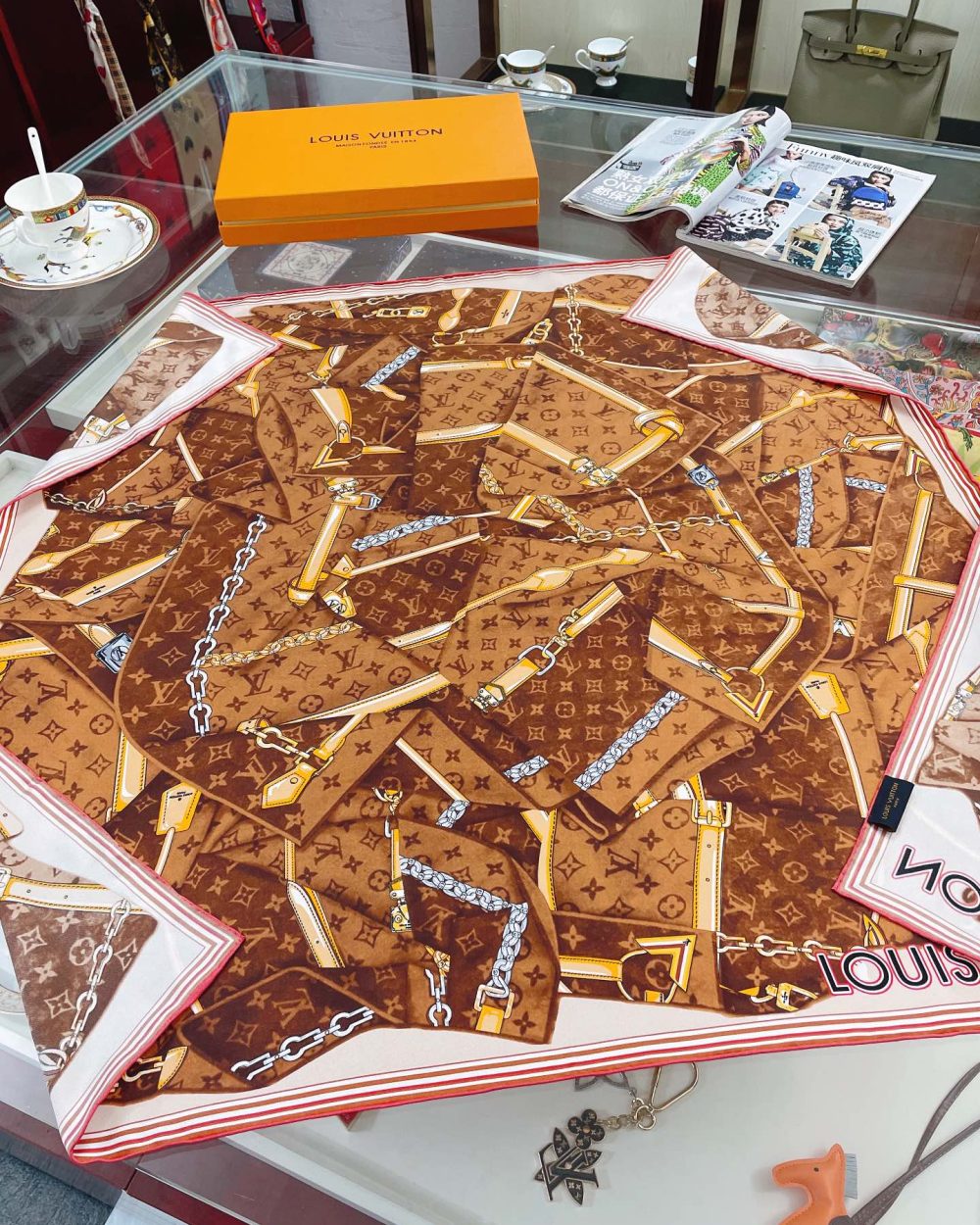 Louis Vuitton More and More Double Face Shawl Brown Scarf 90cm/35in M76933 