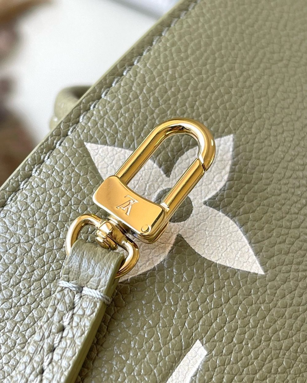 1:1 Replica Louis Vuitton LV Neverfull MM Monogram Empreinte Leather Black Luxury Bag For Women M46649 - 31cm/ 12.2in