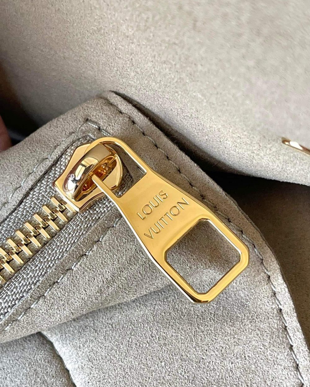 1:1 Replica Louis Vuitton LV Neverfull MM Monogram Empreinte Leather Black Luxury Bag For Women M46649 - 31cm/ 12.2in