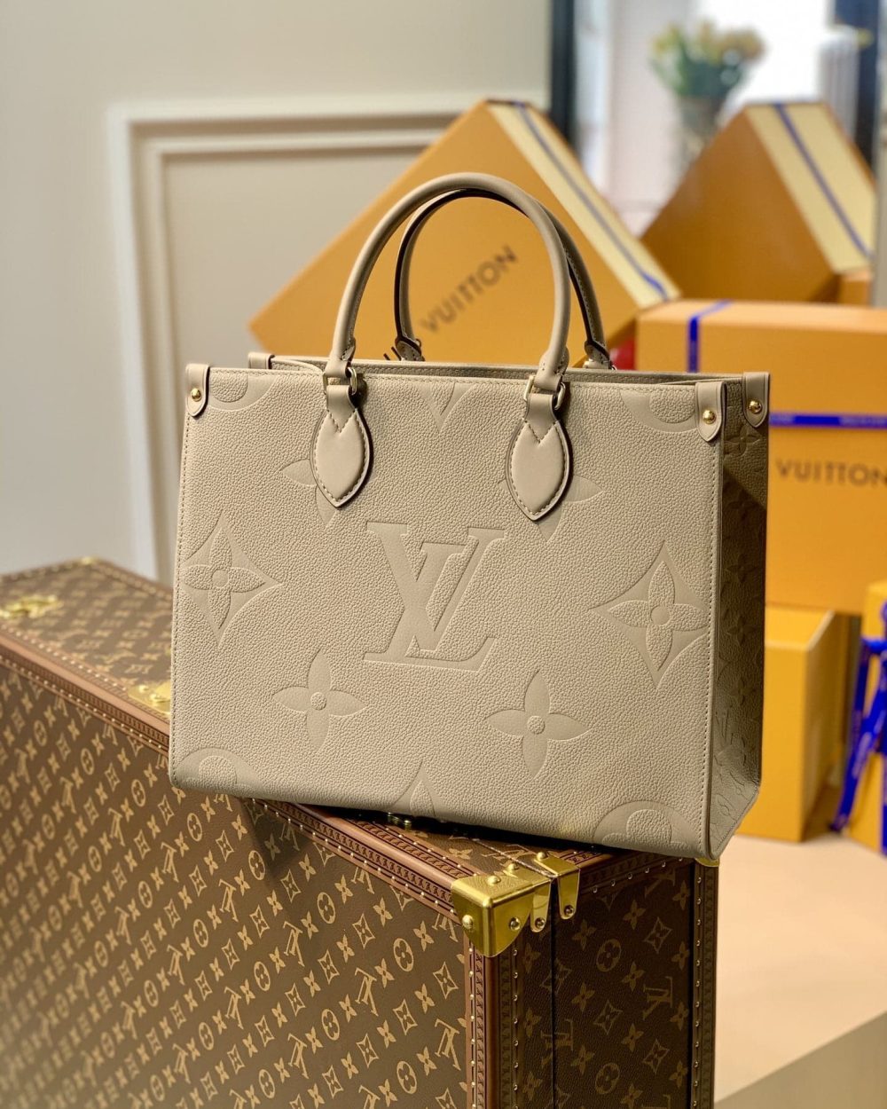 1:1 Replica Louis Vuitton LV Onthego MM Monogram Empreinte Leather Luxury Bag For Women M45607 - 35cm