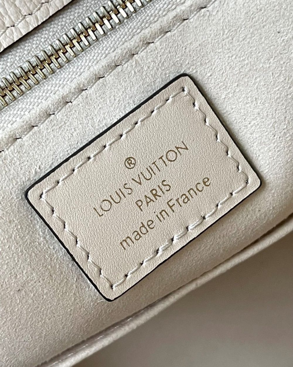 1:1 Replica Louis Vuitton LV Onthego MM Monogram Empreinte Leather Luxury Bag For Women M46531 - 35cm
