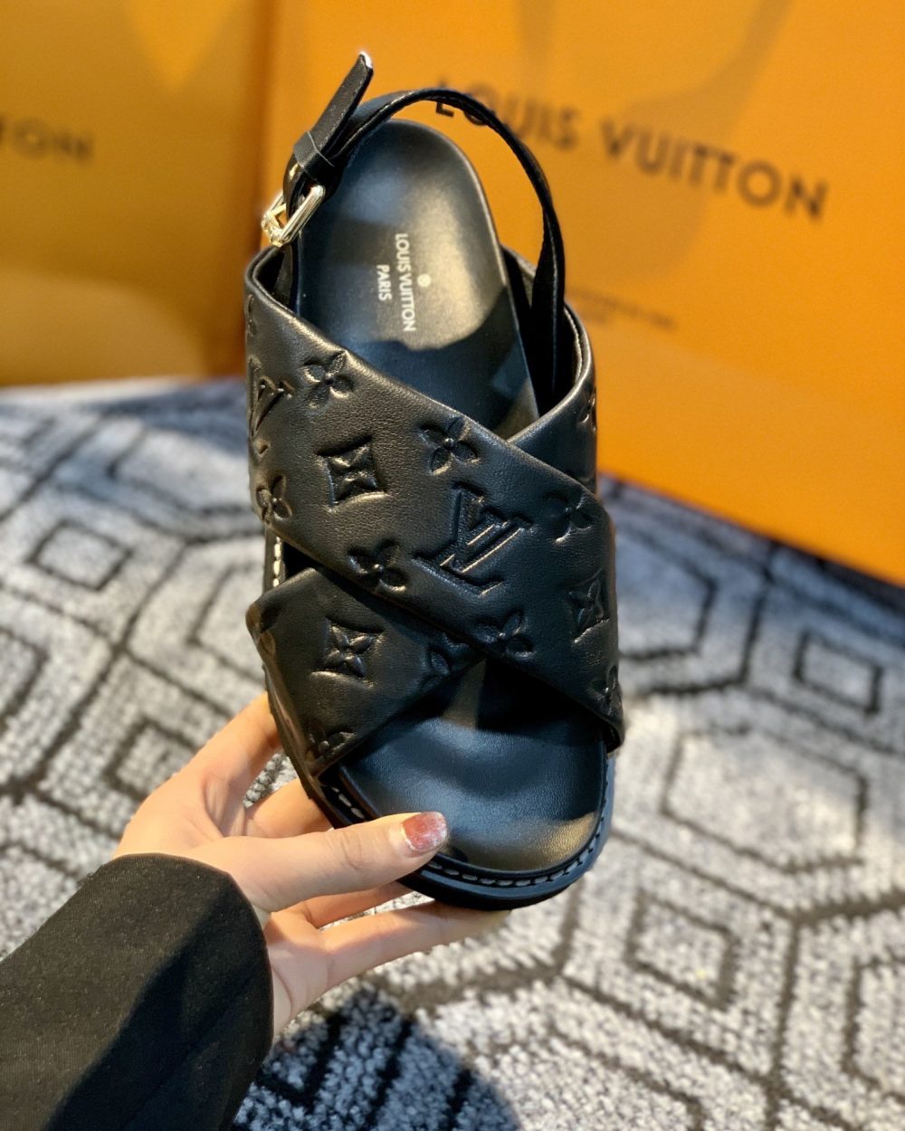Louis Vuitton Paseo Flat Comfort Sandal Black For Women LV 1A9RDO