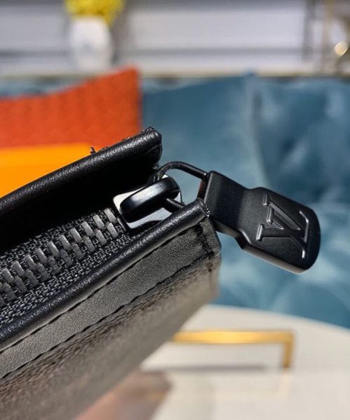 1:1 Replica Louis Vuitton Pochette Voyage MM Monogram Canvas For Men, Men's Wallet 8.3in/27cm LV M61692