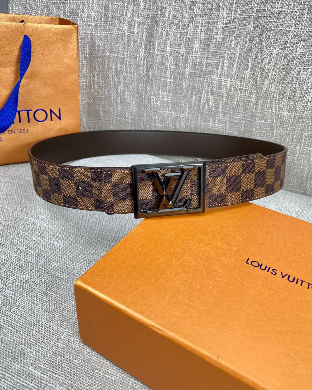 1:1 Replica Louis Vuitton Pyramide Frame Initiales Reversible LV Belt Damier Cobalt Brown Canvas LV Women Belt