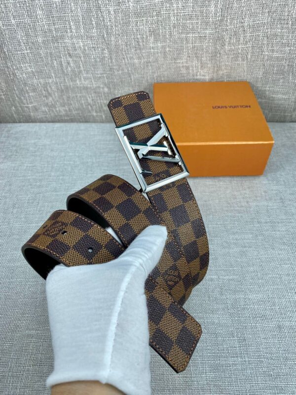 1:1 Replica Louis Vuitton Pyramide Frame Reversible LV Belt Damier Metal Hardware LV Women Belt