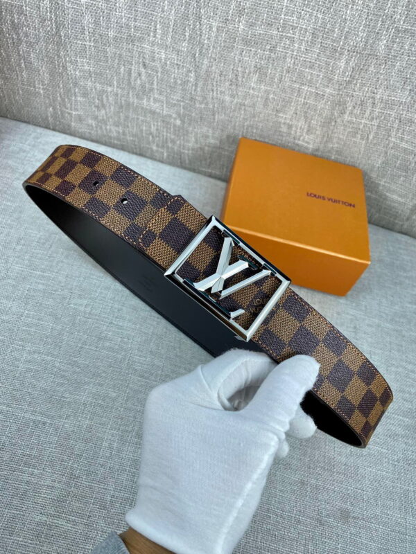 1:1 Replica Louis Vuitton Pyramide Frame Reversible LV Belt Damier Metal Hardware LV Women Belt