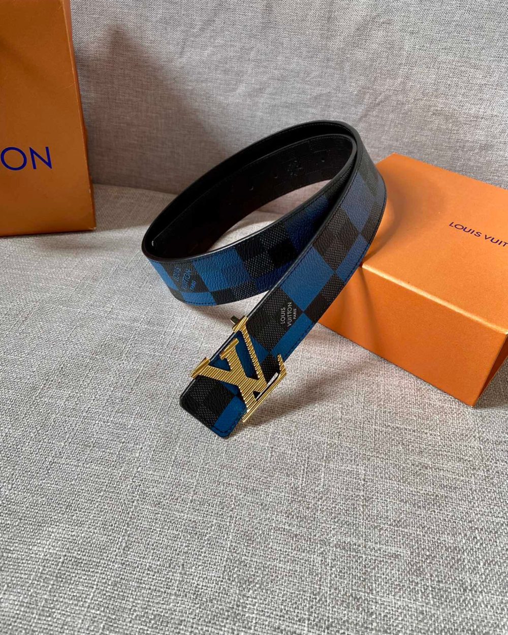 1:1 Replica Louis Vuitton Reversible LV Belt Damier Graphite 3D Canvas Blue and Black LV Women Belt