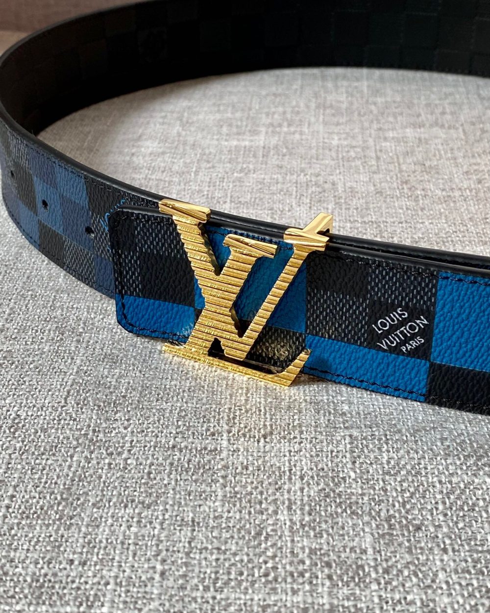 1:1 Replica Louis Vuitton Reversible LV Belt Damier Graphite 3D Canvas Blue and Black LV Women Belt