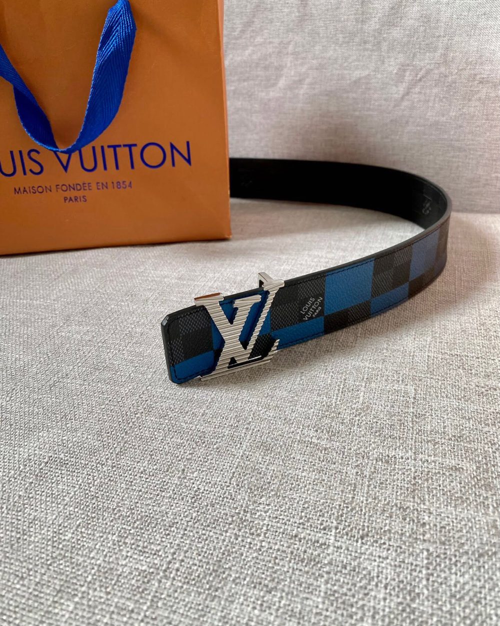 1:1 Replica Louis Vuitton Reversible LV Belt Damier Graphite 3D Canvas Blue and Black LV Women Belt