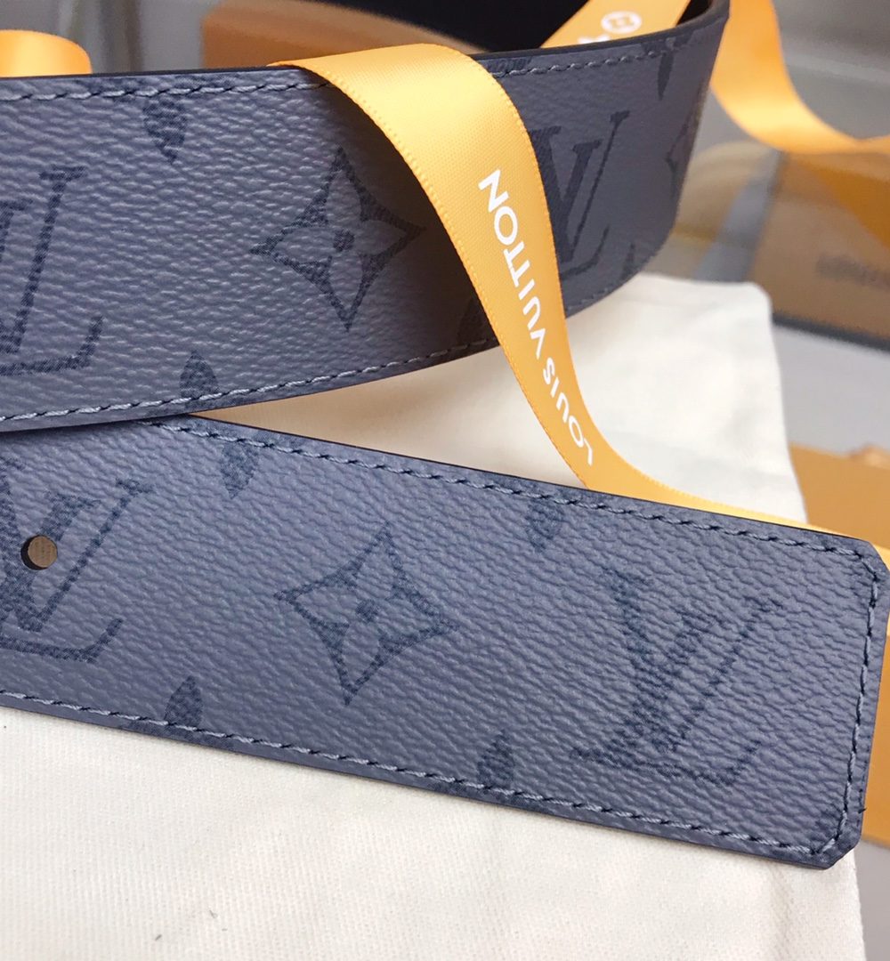 1:1 Replica Louis Vuitton Reversible LV Belt Monogram Eclipse LV Women Belt M0450V