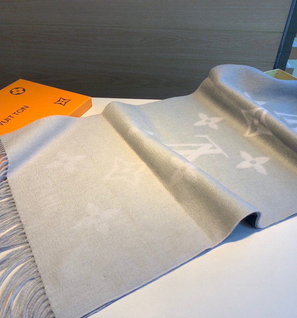 Louis Vuitton Reykjavik Gradient Cashmere Grey Scarf 220cm/87in M76336