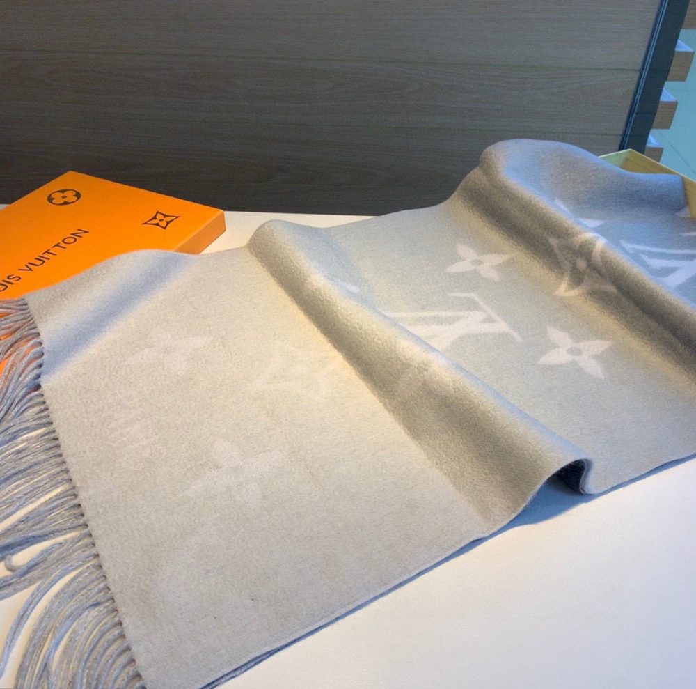 Louis Vuitton Reykjavik Gradient Cashmere Grey Scarf 220cm/87in M76336 - Image 5