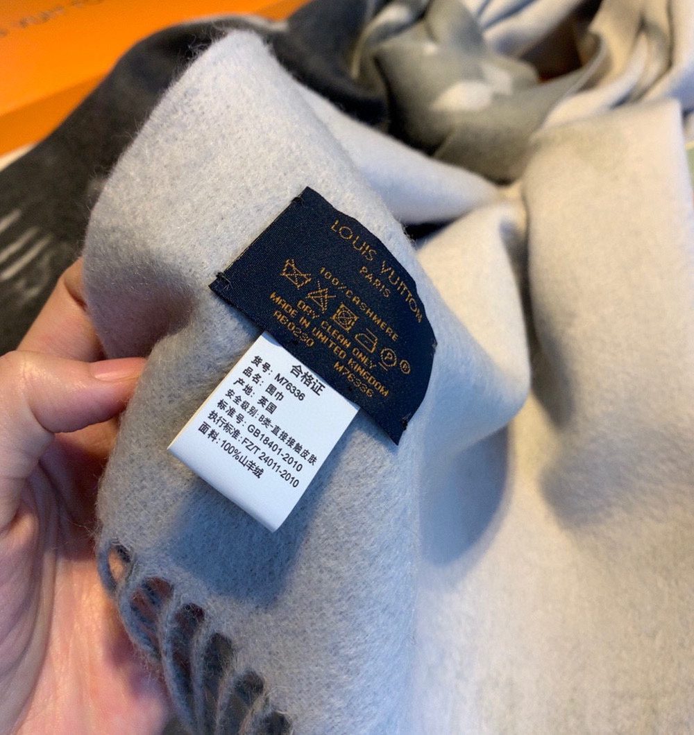 Louis Vuitton Reykjavik Gradient Cashmere Grey Scarf 220cm/87in M76336