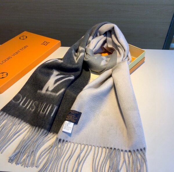 Louis Vuitton Reykjavik Gradient Cashmere Grey Scarf 220cm/87in M76336