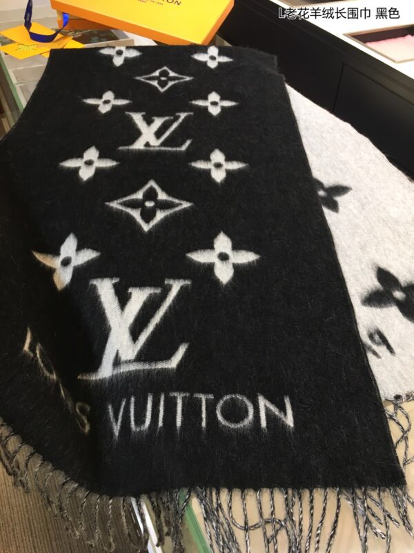 Louis Vuitton Reykjavik Scarf Black 75in/190cm M71040