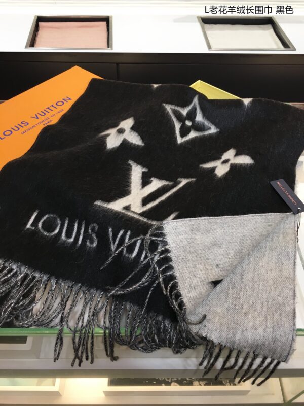 Louis Vuitton Reykjavik Scarf Black 75in/190cm M71040