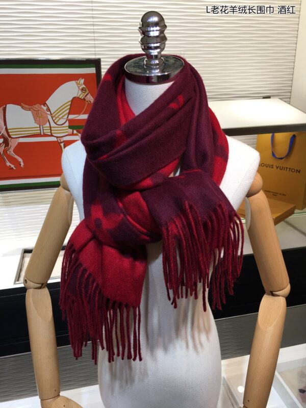 Louis Vuitton Reykjavik Scarf Red 75in/190cm M75505