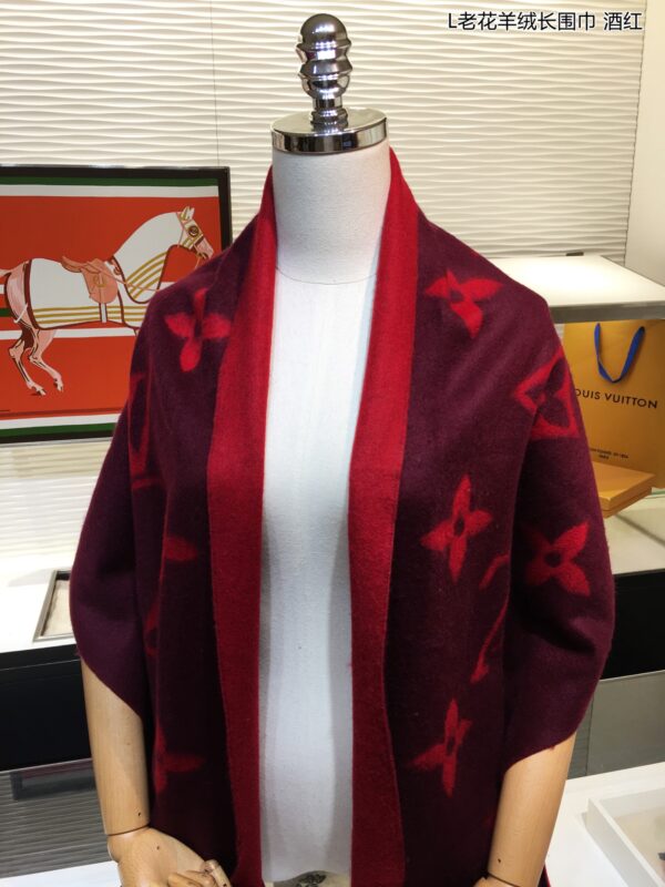 Louis Vuitton Reykjavik Scarf Red 75in/190cm M75505