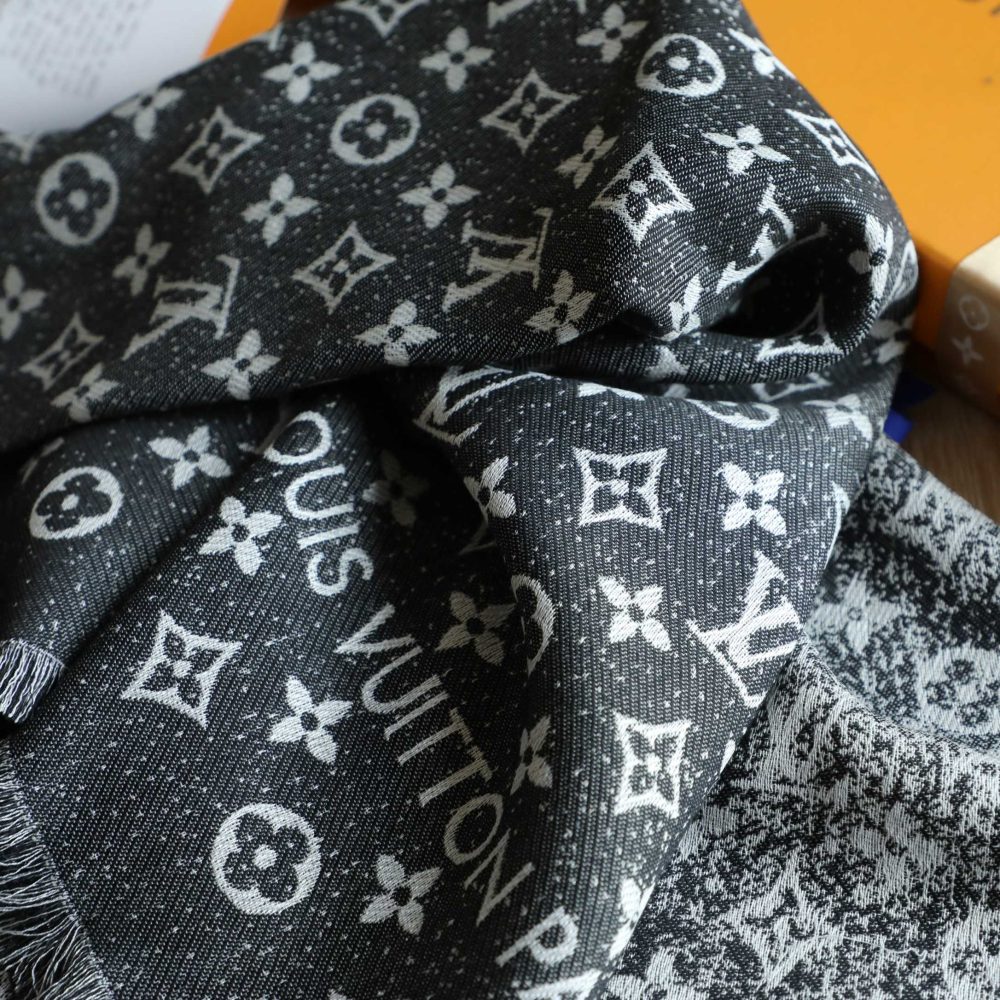 Louis Vuitton Silk Wool Square Dark Blue Scarf 140cm/55in - Image 3