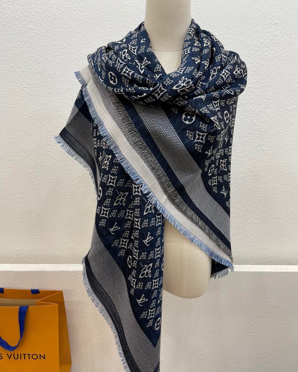 Louis Vuitton Since 1854 Monogram Shawl Scarf MP2821 Blue 56in/142cm 