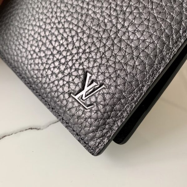Louis Vuitton Slender Wallet Taiga Black For Men, Men's Wallet 4.3in/11cm LV M30539