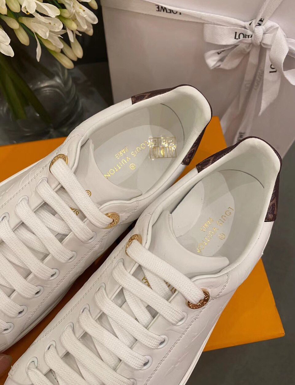 Louis Vuitton Time Out Sneakers Calfskin Leather Spring/Summer Collection, White