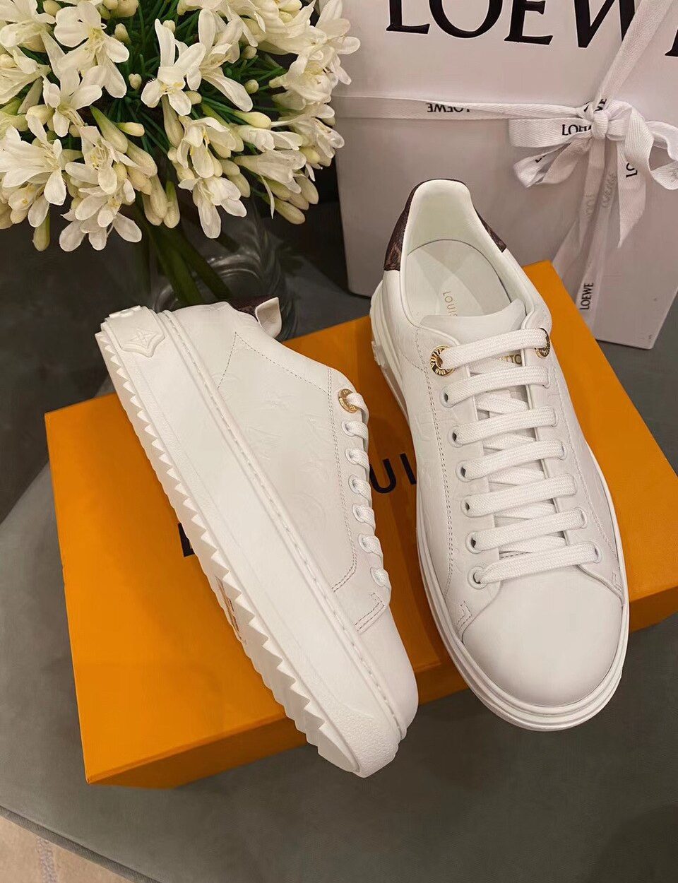 Louis Vuitton Time Out Sneakers Calfskin Leather Spring/Summer Collection, White