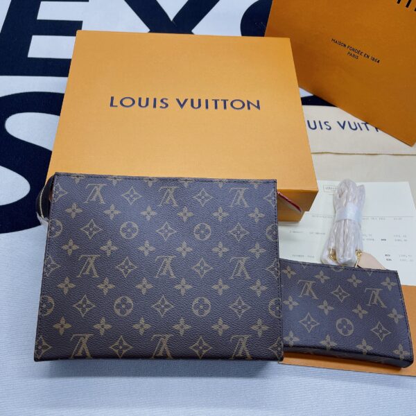 Louis Vuitton Toiletry Pouch on Chain Monogram Canvas For Women, Women's Wallets 9.8in/25cm LV M81412