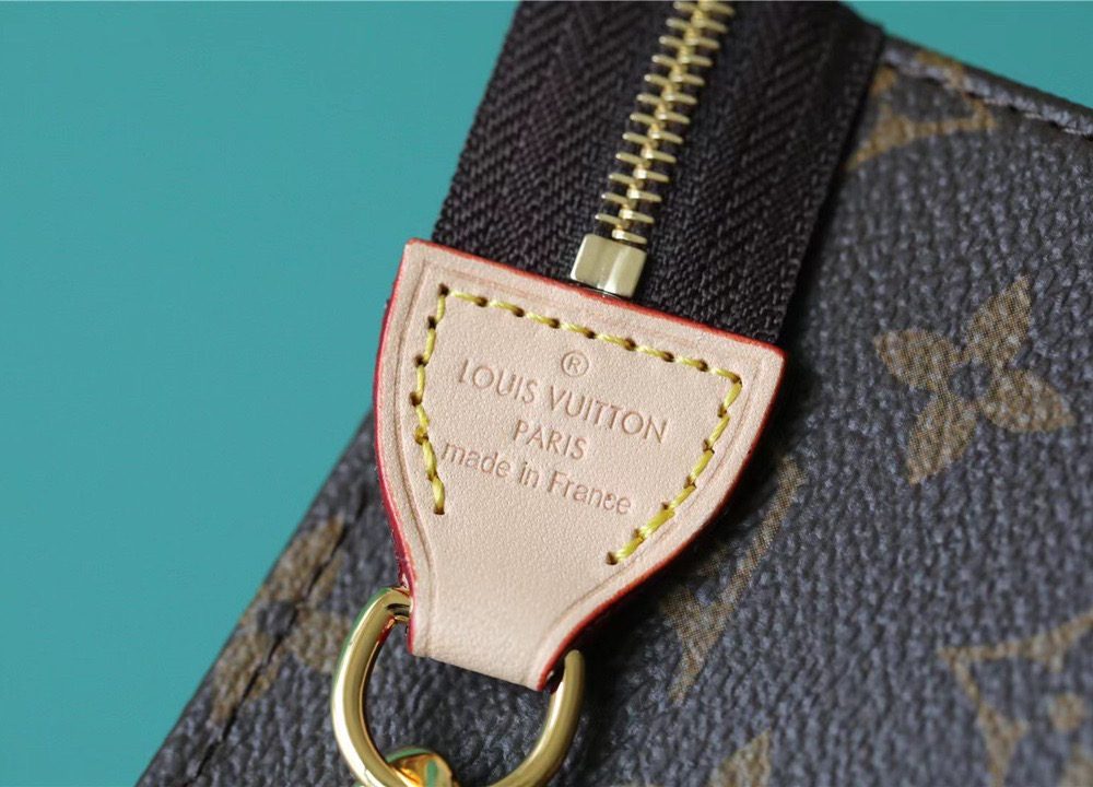 1:1 Replica Louis Vuitton Toiletry Pouch on Chain Monogram Canvas For Women, Women's Wallets 9.8in/25cm LV M81412