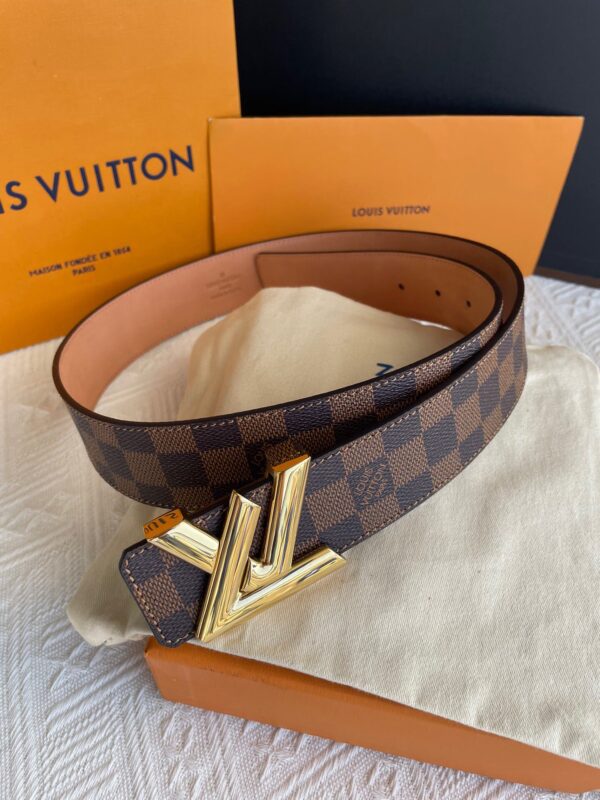 1:1 Replica Louis Vuitton Twist Iconic Initiales LV Belt Damier Infini Canvas Brown Gold Finishing LV Women Belt