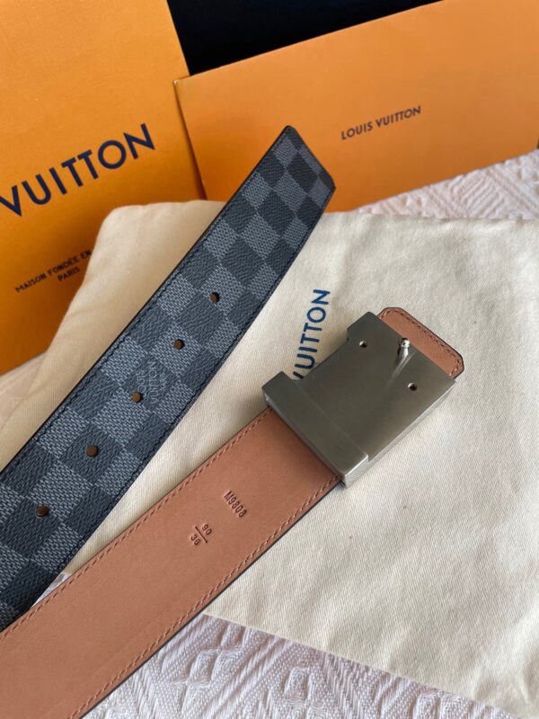 1:1 Replica Louis Vuitton Twist Initiales LV Belt Damier Infini Canvas Palladium Hardware LV Women Belt