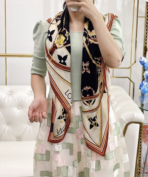 Louis Vuitton Wild at Heart My Everything Souple Face Shawl Brown 110cm/43in m00411