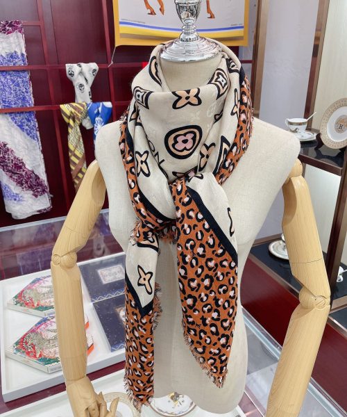 Louis Vuitton Wild at Heart Shawl Brown 140cm/55in