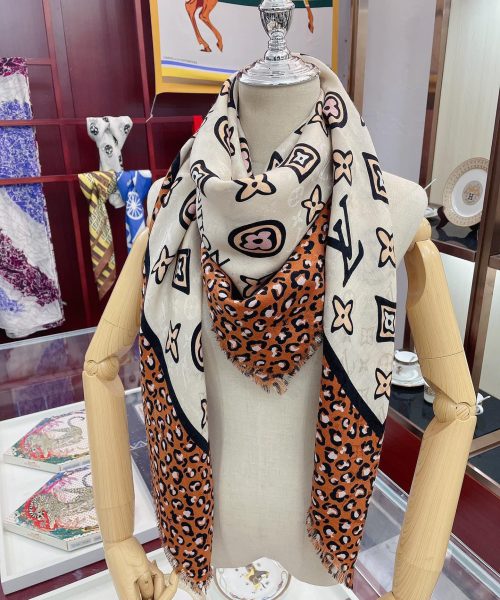 Louis Vuitton Wild at Heart Shawl Brown 140cm/55in