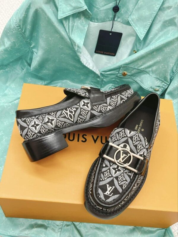 Louis Vuitton Women's Academy Loafer Black And White For Women LV