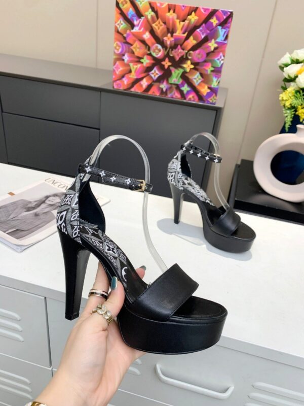 Louis Vuitton Women's Afterglow Platform Sandal Black And White For Women LV