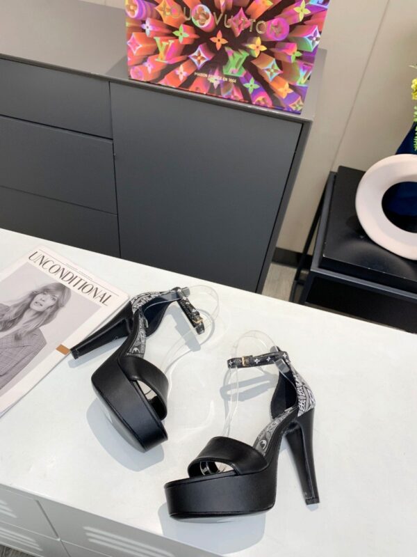 Louis Vuitton Women's Afterglow Platform Sandal Black And White For Women LV