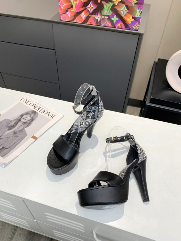 Louis Vuitton Women's Afterglow Platform Sandal Black And White For Women LV