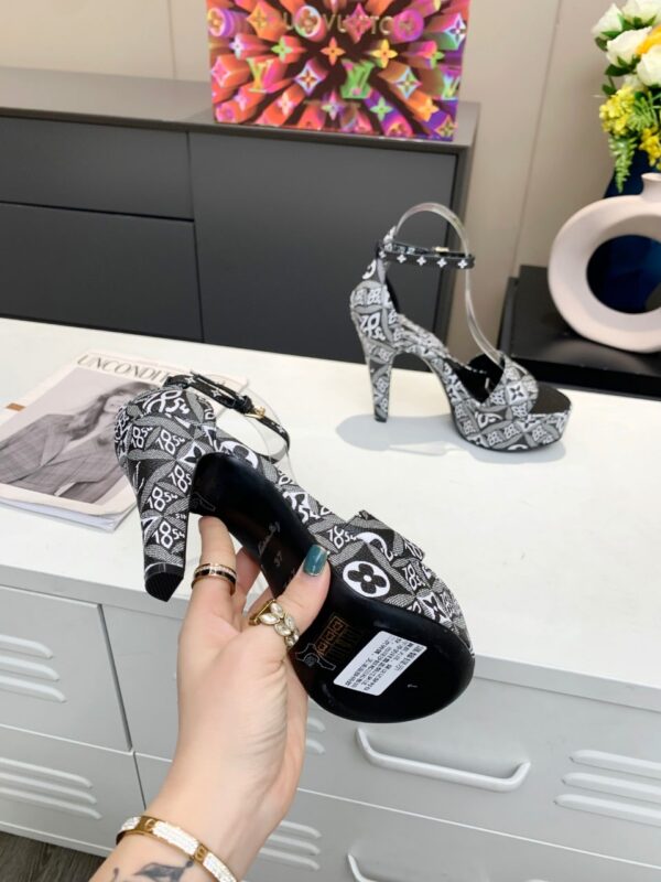 Louis Vuitton Women's Afterglow Platform Sandal Black For Women LV